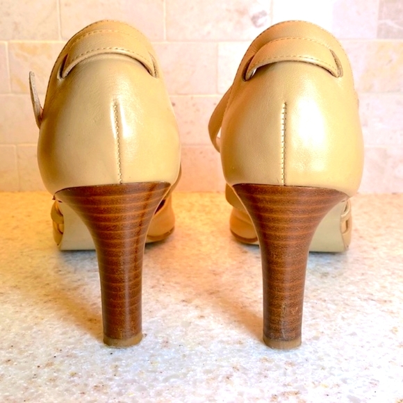 Bata tan 10B heeled shoes - Picture 5 of 8